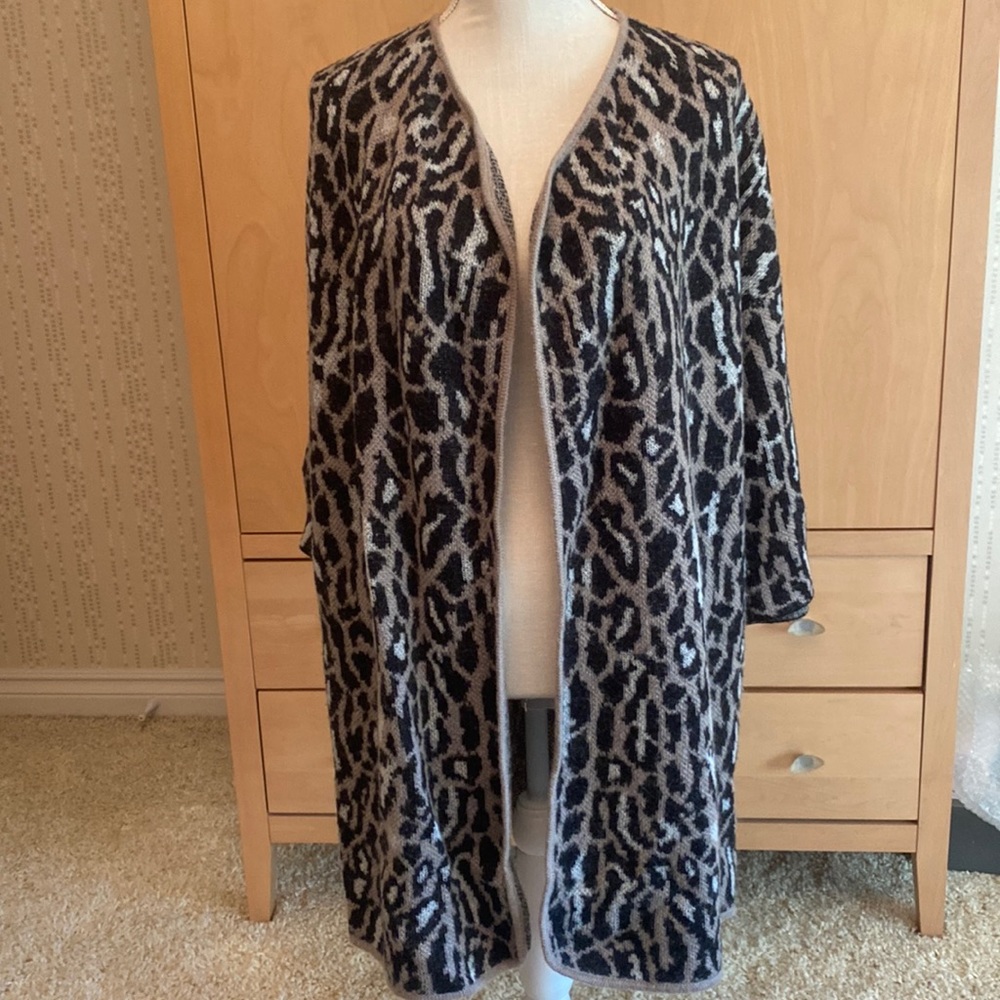 Super cute and comfy JOIE sweater